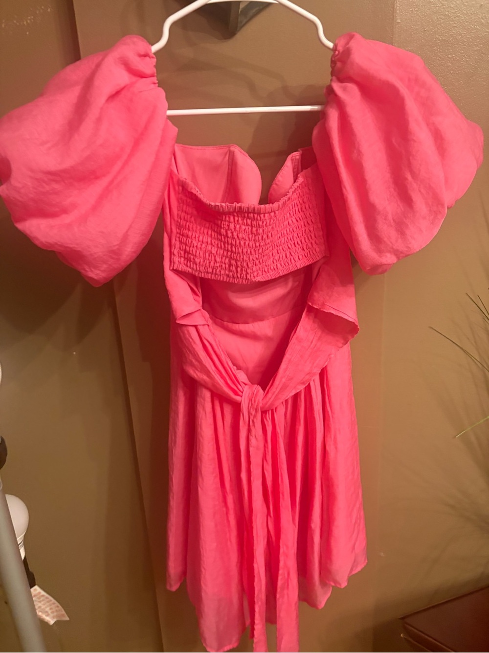 Bold Pink Puff-Sleeve Summer Dress - Picture 3 of 4